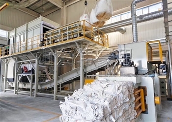 新疆氧化鋁側(cè)切式噸袋拆包機(jī)