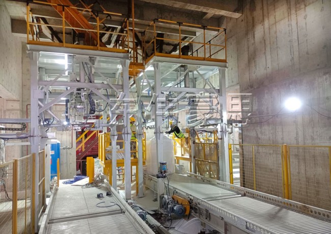 山東氧化鋁自動(dòng)噸袋包裝機(jī)