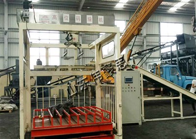 飲料箱高位碼垛機(jī)是如何工作的？