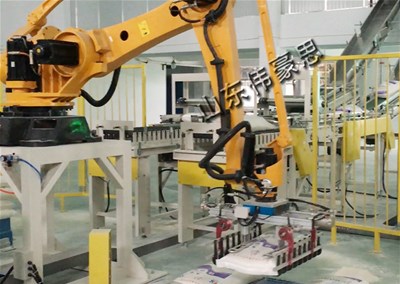 飼料碼垛機器人主要由哪幾部分組成？