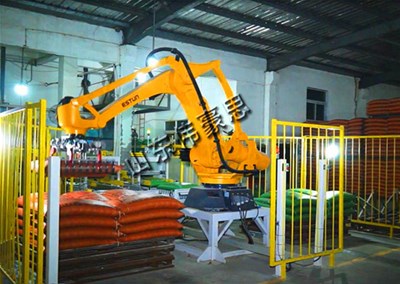 藥箱機(jī)器人碼垛機(jī) 全自動(dòng)碼垛機(jī)包裝