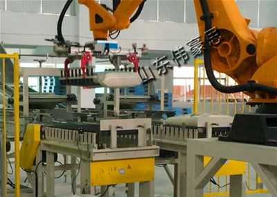 玉米自動碼垛機(jī)正在不斷地進(jìn)步