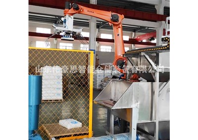 化肥原料智能拆垛拆包設(shè)備 機(jī)械手拆垛機(jī)工作中
