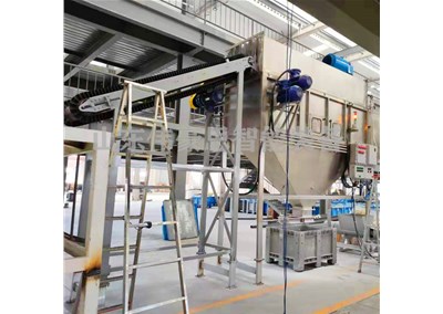 定制重鈣粉自動(dòng)破袋機(jī) 自動(dòng)拆包設(shè)備客戶實(shí)拍