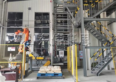 硅微粉機械手拆垛機+袋料垂直提升機現(xiàn)場