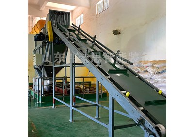 堿粉自動(dòng)拆包設(shè)備的技術(shù)特點(diǎn)