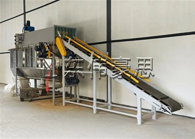 PVC粉自動破袋機的工作流程簡介