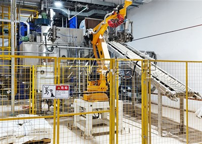 氧化鈣自動(dòng)拆包機(jī)器人的特點(diǎn)