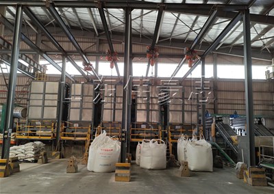 碳酸鈉自動噸袋拆袋機(jī) 噸包自動拆包機(jī)現(xiàn)場